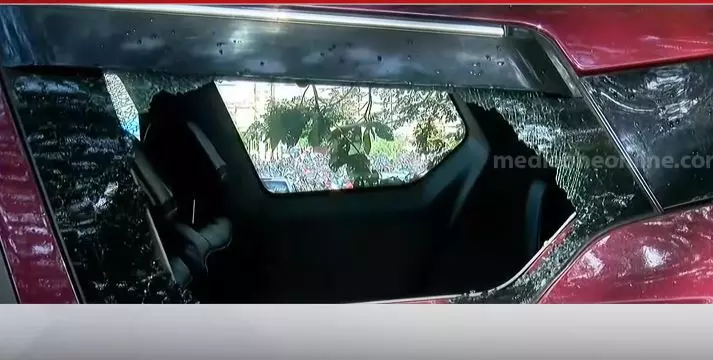 തിരുവനന്തപുരം റെയില്‍വെ സ്റ്റേഷനില്‍ വാഹനങ്ങള്‍ അടിച്ചുതകര്‍ത്തത് 18കാരന്‍; കവര്‍ച്ചാശ്രമമല്ലെന്ന്  പൊലീസ്