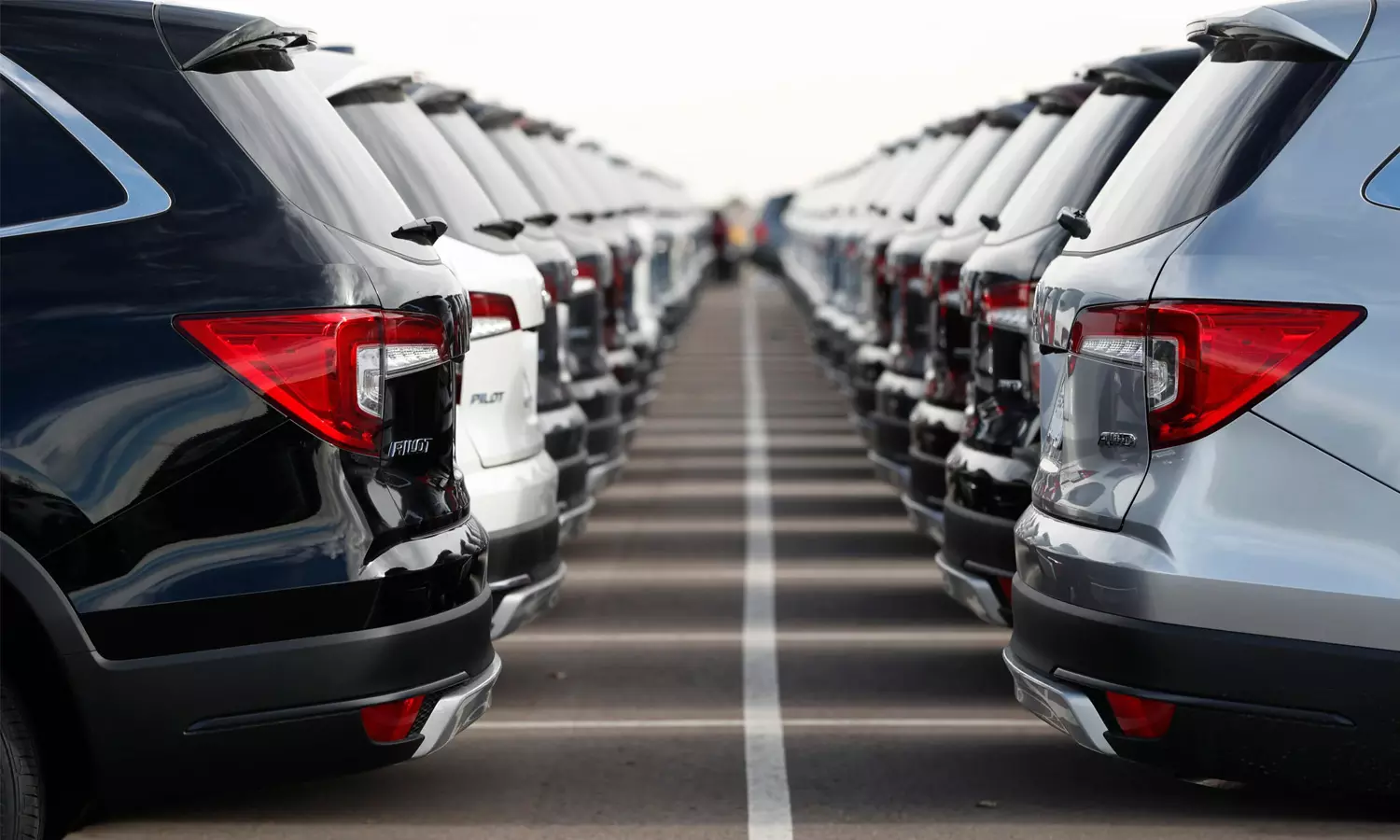 പുതിയ വാഹനം വാങ്ങാൻ പോകും മുമ്പ് അൽപ്പമൊന്ന് ശ്രദ്ധിക്കുക; ചിലപ്പോൾ അബദ്ധങ്ങൾ സംഭവിച്ചേക്കാം പുതിയ വാഹനം വാങ്ങാൻ പോകും മുമ്പ് അൽപ്പമൊന്ന് ശ്രദ്ധിക്കുക; ചിലപ്പോൾ അബദ്ധങ്ങൾ സംഭവിച്ചേക്കാം