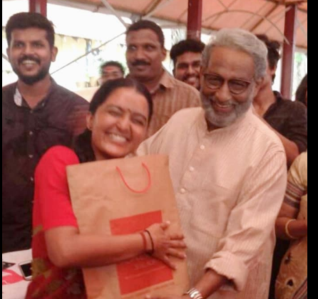 അദ്ദേഹത്തിന്‍റെ അച്ഛന്‍ വേഷങ്ങള്‍ക്ക് നെഞ്ചില്‍ തൊടുന്ന ഭംഗിയുള്ള പ്രകാശമുണ്ടായിരുന്നു; മഞ്ജു വാര്യര്‍