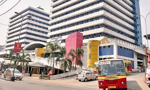 കോഴിക്കോട് കെ.എസ്.ആർ.ടി.സി സമുച്ചയം; നിര്മാണത്തില് ക്രമക്കേട് നടന്നതായി വിജിലൻസ് കോഴിക്കോട് കെ.എസ്.ആർ.ടി.സി സമുച്ചയം; നിര്മാണത്തില് ക്രമക്കേട് നടന്നതായി വിജിലൻസ്