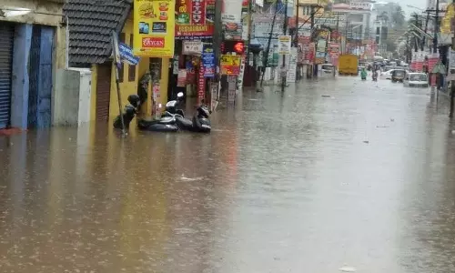 സംസ്ഥാനത്ത് കനത്ത മഴ; മലയോര മേഖലയിലെ താഴ്ന്ന പ്രദേശങ്ങളില്‍ വെള്ളം കയറി