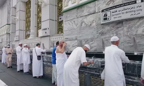 മക്കയില്‍ സംസം  കുടിക്കാനുള്ള ബോട്ടിലുകൾ പുനസ്ഥാപിച്ചു