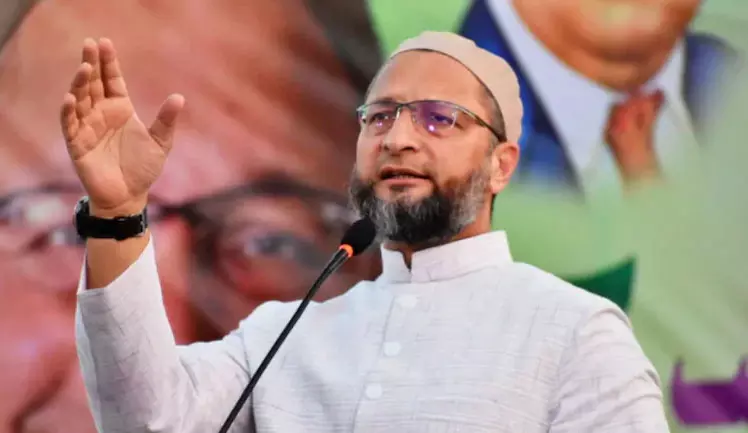 വൈകാതെ ബിജെപി സവര്ക്കറെ രാഷ്ട്രപിതാവായി പ്രഖ്യാപിക്കും: ഉവൈസി വൈകാതെ ബിജെപി സവര്ക്കറെ രാഷ്ട്രപിതാവായി പ്രഖ്യാപിക്കും: ഉവൈസി