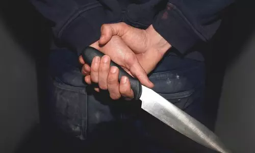 പ്രണയാഭ്യര്‍ഥന നിരസിച്ചു; എട്ടാം ക്ലാസുകാരിയെ 22കാരന്‍ നടുറോഡില്‍ കുത്തിക്കൊന്നു