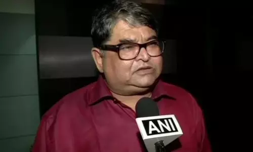 മഹാത്മാഗാന്ധി ഇന്ത്യയുടെ രാഷ്ട്രപിതാവല്ല: ഗാന്ധി വധവുമായി സവർക്കറുടെ കൊച്ചുമകന്‍