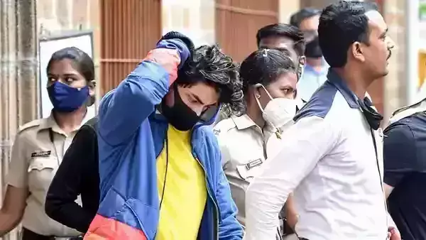 ആര്യന്‍ ഖാന് ജയില്‍ ഭക്ഷണം വേണ്ട; കഴിക്കുന്നത് ബിസ്‌ക്കറ്റും വെള്ളവും