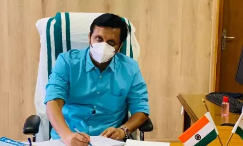 കരാറുകാരുമായി എംഎല്എമാര് വരരുതെന്ന് പറഞ്ഞതില് തെറ്റില്ല; നിലപാടില് നിന്ന് പിന്നോട്ടു പോകില്ലെന്ന് മന്ത്രി മുഹമ്മദ് റിയാസ് കരാറുകാരുമായി എംഎല്എമാര് വരരുതെന്ന് പറഞ്ഞതില് തെറ്റില്ല; നിലപാടില് നിന്ന് പിന്നോട്ടു പോകില്ലെന്ന് മന്ത്രി മുഹമ്മദ് റിയാസ്