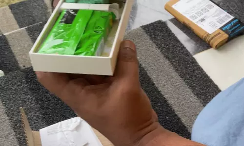 ഓർഡർ ചെയ്തത് 70,000 രൂപയുടെ ഐഫോൺ; ആമസോണിൽ നിന്നെത്തിയത് സോപ്പും അഞ്ചു രൂപ തുട്ടും ഓർഡർ ചെയ്തത് 70,000 രൂപയുടെ ഐഫോൺ; ആമസോണിൽ നിന്നെത്തിയത് സോപ്പും അഞ്ചു രൂപ തുട്ടും