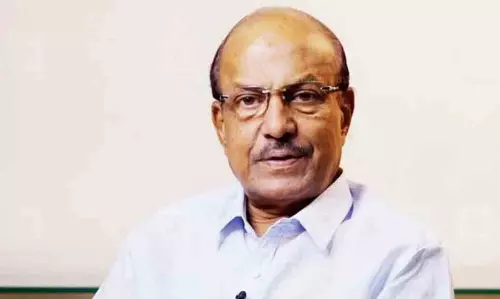 പ്ലസ് വണ്ണിന് സീറ്റ് അനുവദിക്കാൻ കാശില്ലാത്ത സർക്കാർ എങ്ങനെ കെ റെയിൽ പദ്ധതി നടപ്പാക്കും? വിജയരാഘവനോട് പികെ കുഞ്ഞാലിക്കുട്ടി