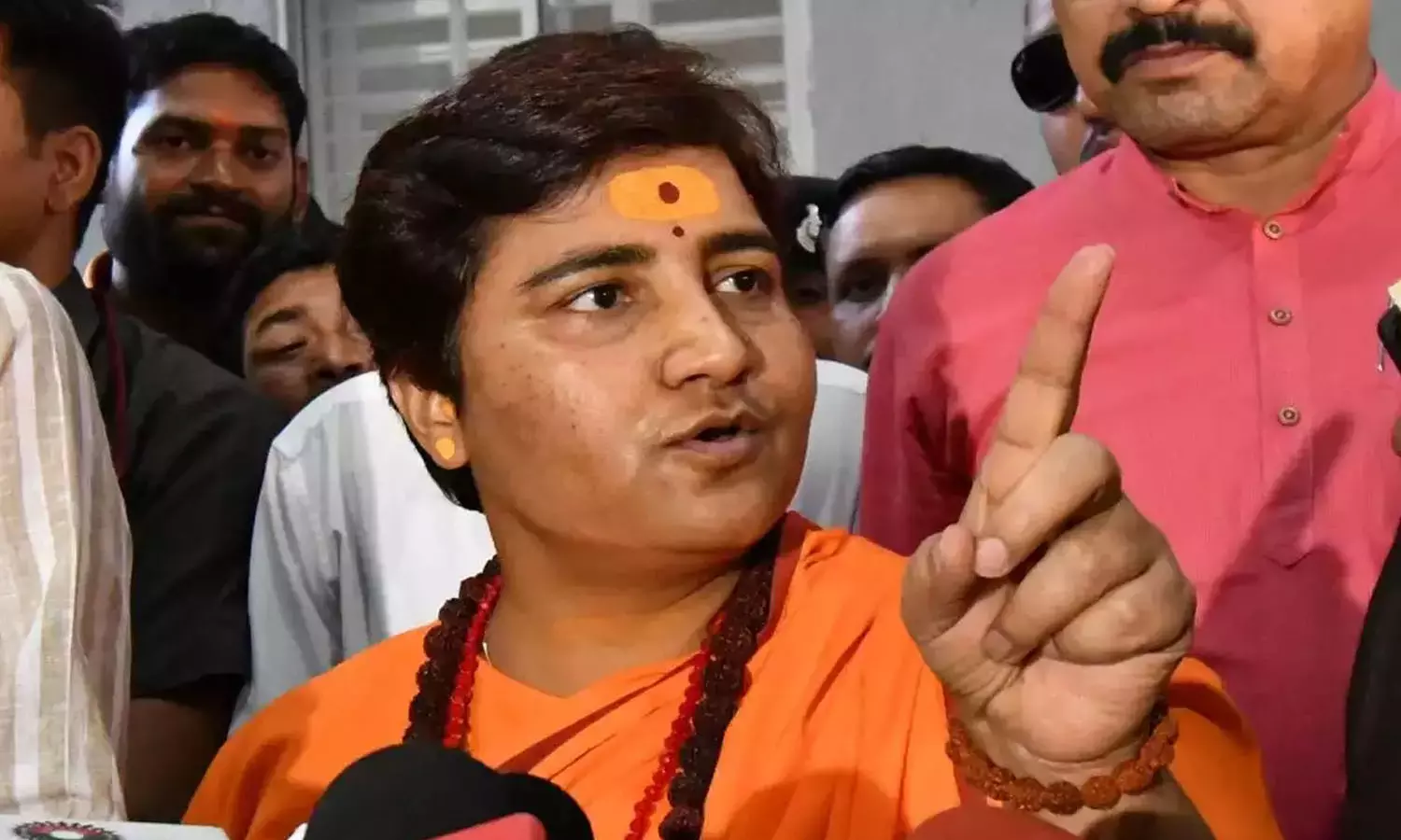 കോണ്ഗ്രസുകാര് രാജ്യദ്രോഹികള്; മൃഗങ്ങളിലും തരംതാണവര്- പ്രഗ്യാ സിങ് ഠാക്കൂര് കോണ്ഗ്രസുകാര് രാജ്യദ്രോഹികള്; മൃഗങ്ങളിലും തരംതാണവര്- പ്രഗ്യാ സിങ് ഠാക്കൂര്