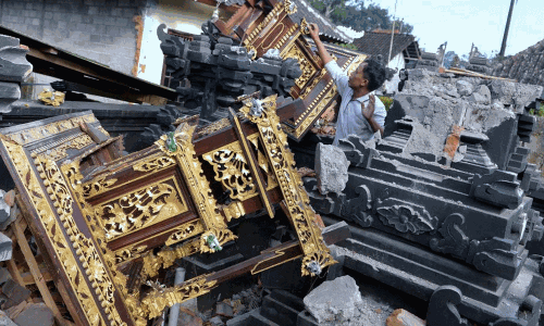 ഇന്തോനേഷ്യയിൽ ഭൂകമ്പം: മൂന്ന് മരണം ഇന്തോനേഷ്യയിൽ ഭൂകമ്പം: മൂന്ന് മരണം