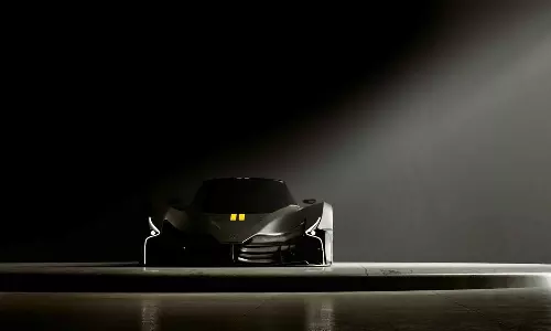 3000 ബിഎച്ച്പി കരുത്ത്, 108 കോടി രൂപ വില; വിപണിയെ ഞെട്ടിക്കാന് അള്ട്രാകാര് എത്തുന്നു 3000 ബിഎച്ച്പി കരുത്ത്, 108 കോടി രൂപ വില; വിപണിയെ ഞെട്ടിക്കാന് അള്ട്രാകാര് എത്തുന്നു