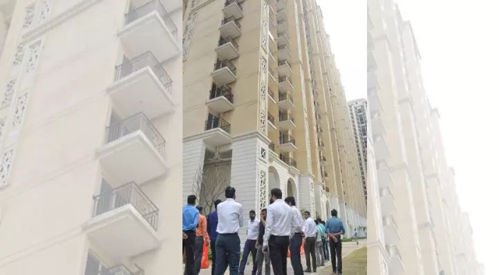 25ാം നിലയില്‍ നിന്ന് വീണ് ഇരട്ടക്കുട്ടികള്‍ക്ക് ദാരുണാന്ത്യം