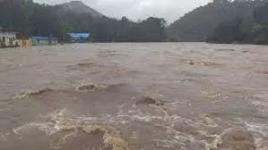 നീരൊഴുക്ക് ശക്തം; ചാലക്കുടി, പെരിയാർ തീരങ്ങളിൽ അതീവ ജാഗ്രത