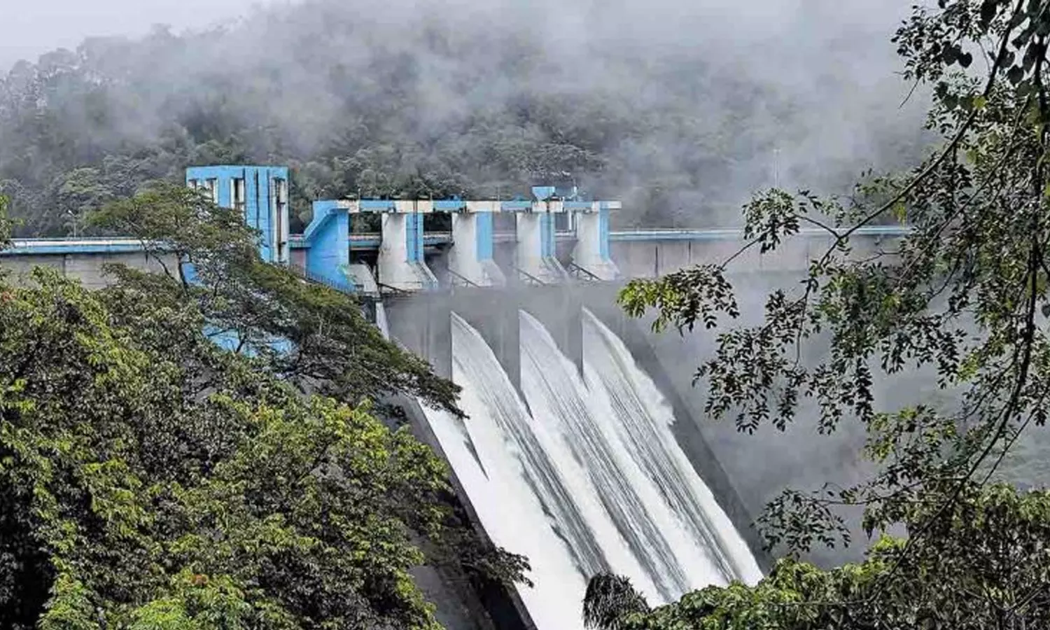 ഡാമുകൾ തുറക്കുമ്പോൾ ജനങ്ങൾ അതീവ ജാഗ്രത പുലർത്തണം - മുഖ്യമന്ത്രി