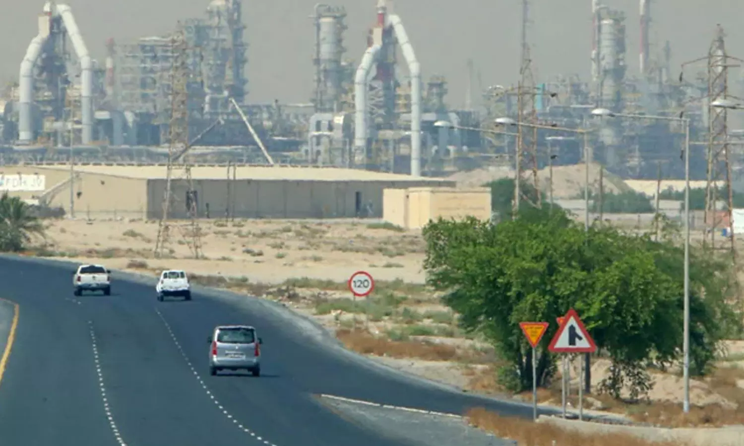 കുവൈത്തിലെ എണ്ണ ശുദ്ധീകരണ ശാലയിലുണ്ടായ അഗ്നിബാധ റിഫൈനറിയുടെ പ്രവർത്തനത്തെ ബാധിച്ചില്ലെന്ന് നാഷണൽ പെട്രോളിയം കമ്പനി കുവൈത്തിലെ എണ്ണ ശുദ്ധീകരണ ശാലയിലുണ്ടായ അഗ്നിബാധ റിഫൈനറിയുടെ പ്രവർത്തനത്തെ ബാധിച്ചില്ലെന്ന് നാഷണൽ പെട്രോളിയം കമ്പനി