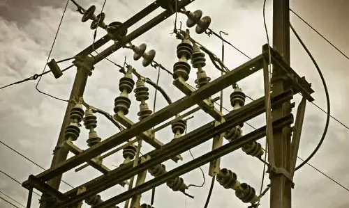 പെരുമഴയിൽ കെ.എസ്.ഇ.ബി.ക്ക് കോടികളുടെ നഷ്ടം: നാല് ലക്ഷം കണക്ഷനുകൾ തകരാറിലായി