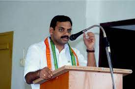 തീരുമാനമെടുക്കാൻ കാത്തിരുന്ന് പ്രളയം ഉണ്ടാക്കരുത്; ഇടുക്കി ഡാം അടിയന്തരമായി തുറക്കണം: ഡീന്‍ കുര്യാക്കോസ്