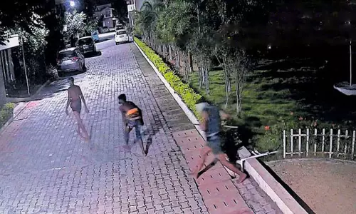 കുറുവ കൊള്ളസംഘം കോഴിക്കോടെത്തി; അതീവ ജാഗ്രതയിൽ പൊലീസ് കുറുവ കൊള്ളസംഘം കോഴിക്കോടെത്തി; അതീവ ജാഗ്രതയിൽ പൊലീസ്