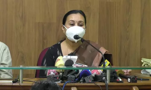 ക്യാമ്പുകളില് കോവിഡ് പകരാതിരിക്കാന് പ്രത്യേക ജാഗ്രത വേണം: മന്ത്രി വീണാ ജോര്ജ് ക്യാമ്പുകളില് കോവിഡ് പകരാതിരിക്കാന് പ്രത്യേക ജാഗ്രത വേണം: മന്ത്രി വീണാ ജോര്ജ്