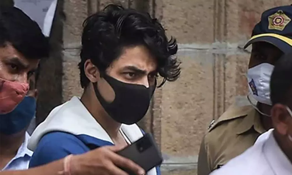 തെളിവു നശിപ്പിക്കും, അന്താരാഷ്ട്ര മയക്കുമരുന്ന് സംഘവുമായി ബന്ധം; ആര്യൻ ഖാനെതിരെ എൻസിബിയുടെ കുറ്റപത്രം ഇങ്ങനെ