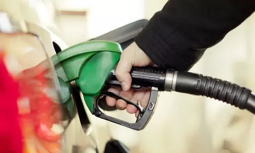 രണ്ടു ദിവസത്തെ ഇടവേളക്ക് ശേഷം ഇന്ധനവിലയില്‍ വീണ്ടും വര്‍ധനവ്