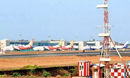 കരിപ്പൂര് ഭൂമി ഏറ്റെടുക്കലിനെതിരെ നാട്ടുകാർ; ഭൂമി വിട്ടുകൊടുക്കില്ലെന്ന് തീരുമാനം കരിപ്പൂര് ഭൂമി ഏറ്റെടുക്കലിനെതിരെ നാട്ടുകാർ; ഭൂമി വിട്ടുകൊടുക്കില്ലെന്ന് തീരുമാനം