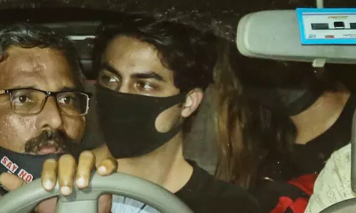 ലഹരിക്കേസ്: ബോളിവുഡ് നടിയുമായി ആര്യൻ ഖാൻ നടത്തിയ വാട്സ്ആപ്പ് ചാറ്റുകൾ കോടതിയിൽ ലഹരിക്കേസ്: ബോളിവുഡ് നടിയുമായി ആര്യൻ ഖാൻ നടത്തിയ വാട്സ്ആപ്പ് ചാറ്റുകൾ കോടതിയിൽ