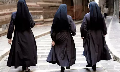 യുപിയില്‍ കന്യാസ്ത്രീകൾക്ക് നേരെ ഹിന്ദുത്വവാദികളുടെ ആക്രമണം