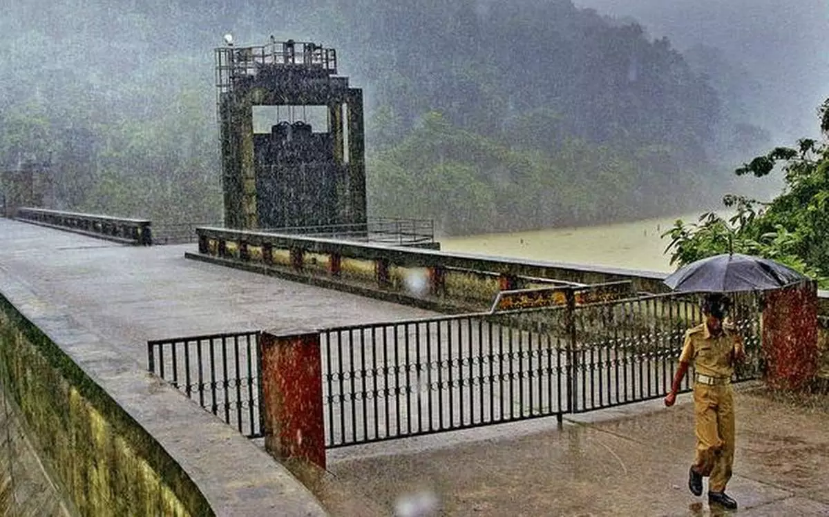 പത്തനംതിട്ടയില്‍ കനത്ത മഴ; വനമേഖലയിലും ഡാമുകളുടെ വൃഷ്ടി പ്രദേശങ്ങളിലും മഴ കനക്കുമെന്ന് മുന്നറിയിപ്പ്