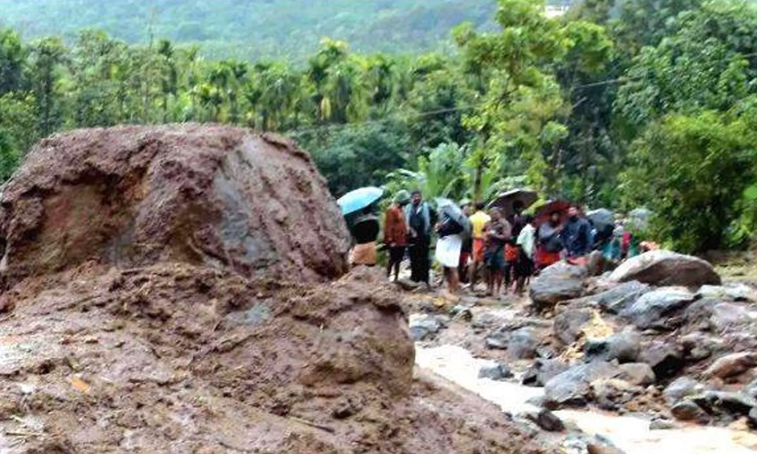 ഉരുൾപൊട്ടലും മലവെള്ളപ്പാച്ചിലും; പാലക്കാട് ജില്ലയിൽ വ്യാപക നാശം ഉരുൾപൊട്ടലും മലവെള്ളപ്പാച്ചിലും; പാലക്കാട് ജില്ലയിൽ വ്യാപക നാശം