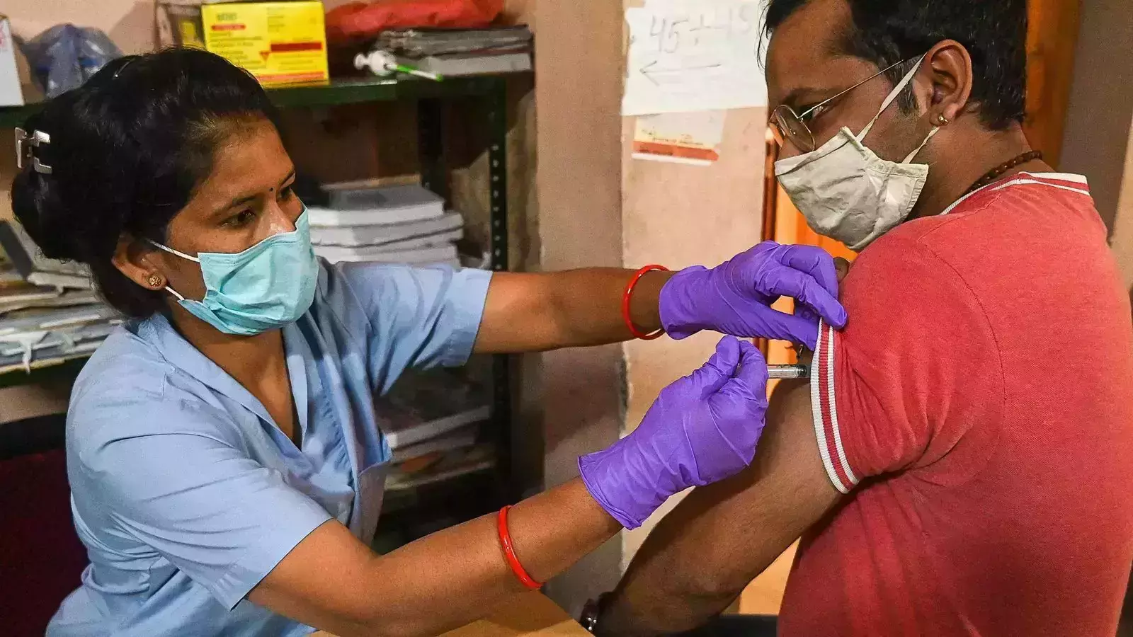 ചരിത്ര നേട്ടവുമായി ഇന്ത്യ; കോവിഡ് വാക്സിനേഷന്‍ 100 കോടി കടന്നു