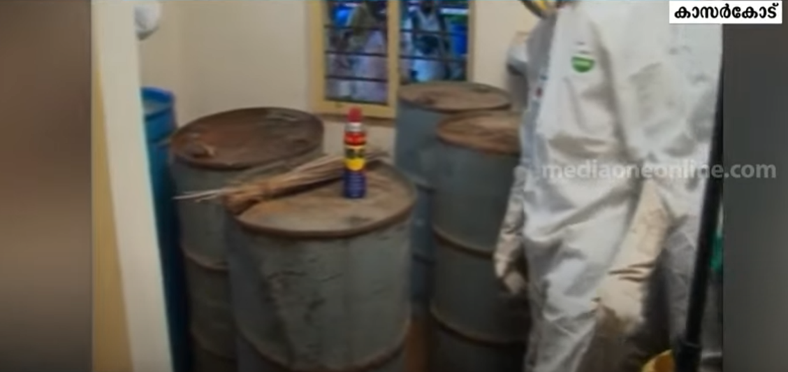 എൻഡോസൾഫാൻ കാസർകോട് ജില്ലയിൽ തന്നെ നിർവീര്യമാക്കാനുള്ള തീരുമാനം ജില്ലാ ഭരണകൂടം മരവിപ്പിച്ചു