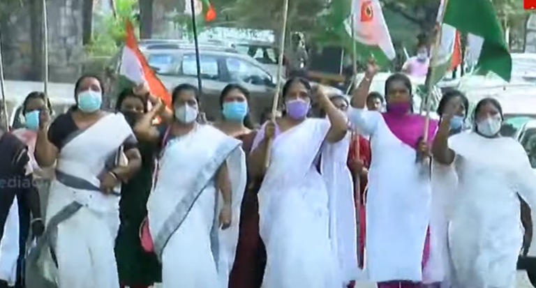 കുട്ടിയെ കടത്തിയ സംഭവത്തില്‍ പ്രതിഷേധിച്ച് മഹിളാ കോണ്‍ഗ്രസ് മാര്‍ച്ച്