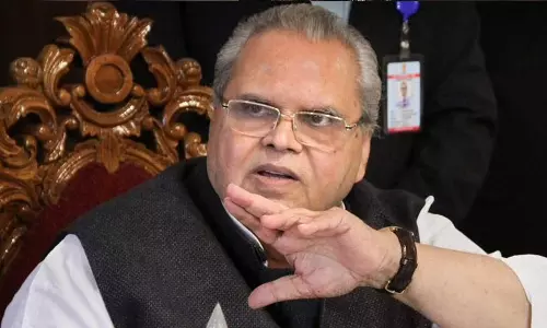 കശ്മീരിൽ അംബാനിയുടെ കരാറിന് 150 കോടിയുടെ കൈക്കൂലി വാഗ്ദാനം ലഭിച്ചു; വെളിപ്പെടുത്തലുമായി മുൻ ഗവർണർ കശ്മീരിൽ അംബാനിയുടെ കരാറിന് 150 കോടിയുടെ കൈക്കൂലി വാഗ്ദാനം ലഭിച്ചു; വെളിപ്പെടുത്തലുമായി മുൻ ഗവർണർ