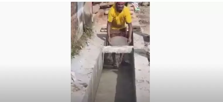 വെള്ളത്തില്‍ കോൺക്രീറ്റ്: ഉദ്യോഗസ്ഥര്‍ക്ക് സസ്പെന്‍ഷന്‍, കരാറുകാരനെ കരിമ്പട്ടികയിൽ പെടുത്തും