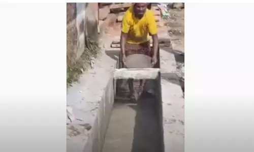 വെള്ളത്തില്‍ കോൺക്രീറ്റ്: ഉദ്യോഗസ്ഥര്‍ക്ക് സസ്പെന്‍ഷന്‍, കരാറുകാരനെ കരിമ്പട്ടികയിൽ പെടുത്തും