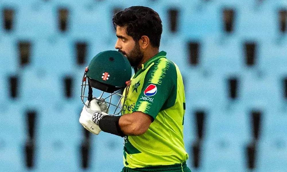 പ്രകടനത്തിൽ കോഹ്‌ലിക്കും മുകളിൽ; കരുതിയിരിക്കണം ബാബർ അസമിനെ