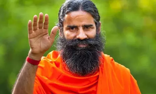 ഇന്ത്യ - പാക് മത്സരം രാജ്യതാത്പര്യത്തിന് എതിരെന്ന് ബാബ രാംദേവ്