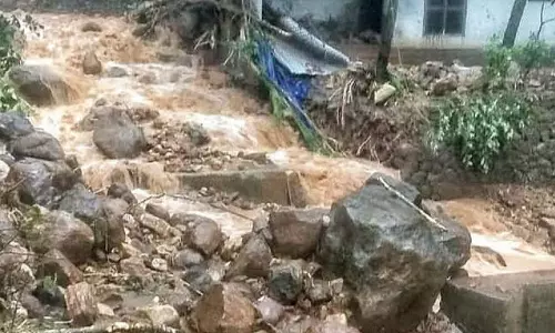 കൊക്കയാറില്‍ വീണ്ടും ഉരുള്‍പൊട്ടി; ആളപായമില്ല