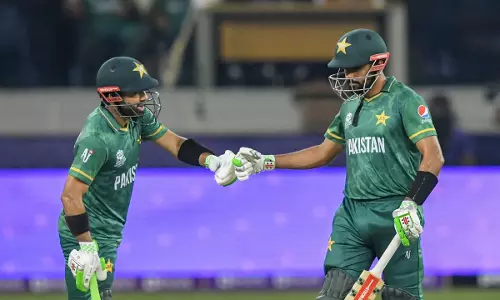 ഇന്ത്യയ്ക്ക് പത്ത് വിക്കറ്റ് തോൽവി ഇന്ത്യയ്ക്ക് പത്ത് വിക്കറ്റ് തോൽവി