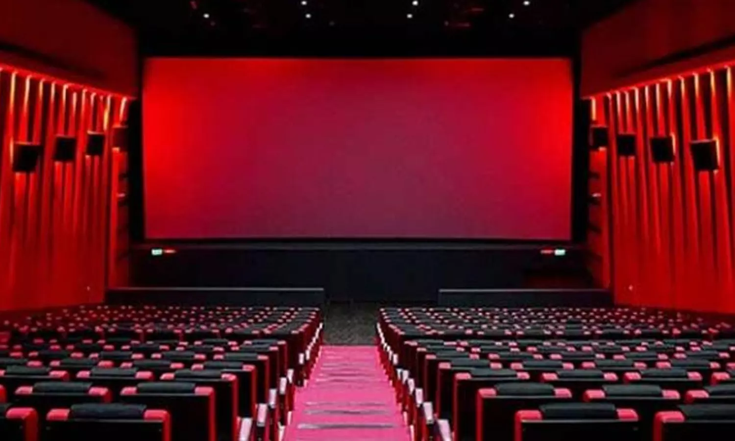 സിനിമ റിലീസിൽ ആശങ്ക; വെള്ളിയാഴ്ച മലയാള സിനിമകൾ തീയറ്ററുകളിലെത്തുമെന്ന് ഉറപ്പില്ല സിനിമ റിലീസിൽ ആശങ്ക; വെള്ളിയാഴ്ച മലയാള സിനിമകൾ തീയറ്ററുകളിലെത്തുമെന്ന് ഉറപ്പില്ല