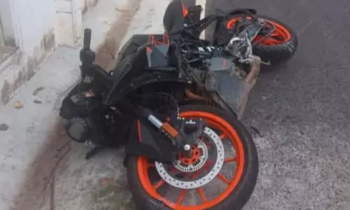 ആലപ്പുഴ മുതുകുളത്ത് ബൈക്കും സൈക്കിളും കൂട്ടിയിടിച്ച് രണ്ടു മരണം