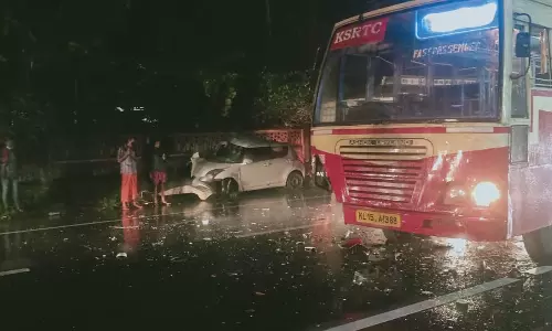 പന്തളത്ത് കെ.എസ്.ആര്‍.ടി.സി ബസും കാറും കൂട്ടിയിടിച്ച് അഞ്ചുപേർക്ക് പരിക്ക്