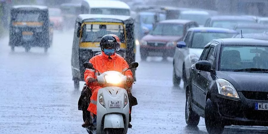 പുതിയ ന്യൂനമര്‍ദം രൂപപ്പെടുന്നു; സംസ്ഥാനത്ത് ഞായറാഴ്ച വരെ വ്യാപക മഴയ്ക്ക് സാധ്യത