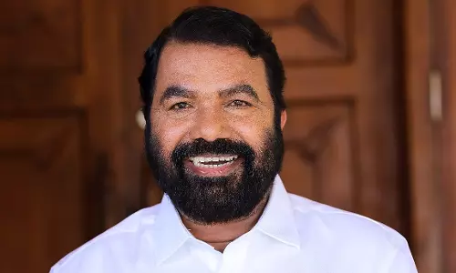 കുട്ടികളെ സ്കൂളില് അയക്കണമെങ്കില് രക്ഷിതാക്കള് രണ്ട് ഡോസ് വാക്സിനെടുക്കണം: വിദ്യാഭ്യാസമന്ത്രി കുട്ടികളെ സ്കൂളില് അയക്കണമെങ്കില് രക്ഷിതാക്കള് രണ്ട് ഡോസ് വാക്സിനെടുക്കണം: വിദ്യാഭ്യാസമന്ത്രി