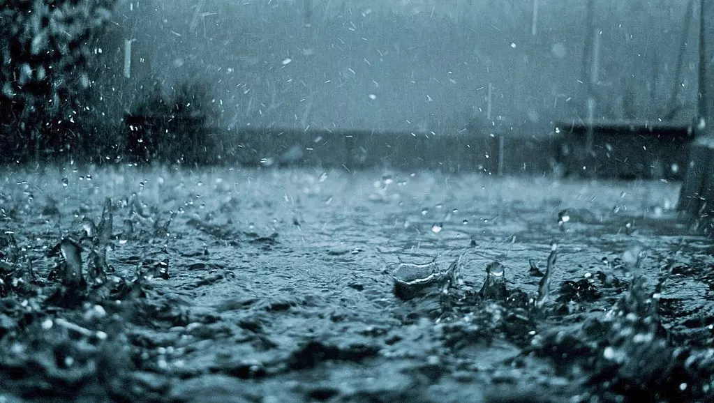 അറബിക്കടലിലെ ന്യൂനമർദം ചക്രവാതച്ചുഴിയായി മാറി; സംസ്ഥാനത്ത് നാളെ മുതല്‍ മഴ കനക്കും