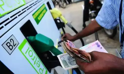 പതിവില്‍ മാറ്റമില്ല; ഇന്ധനവില ഇന്നും കൂട്ടി