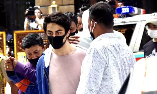 ആര്യൻ ഖാന്റെ ജാമ്യാപേക്ഷ ബോംബെ ഹൈക്കോടതി ഇന്ന് വീണ്ടും പരിഗണിക്കും ആര്യൻ ഖാന്റെ ജാമ്യാപേക്ഷ ബോംബെ ഹൈക്കോടതി ഇന്ന് വീണ്ടും പരിഗണിക്കും