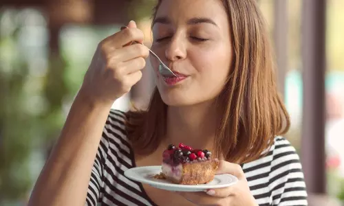 ഭക്ഷണം കഴിച്ചു കൊണ്ട് തടി കുറയ്ക്കാം; രണ്ടേ രണ്ട് വഴികളിലൂടെ